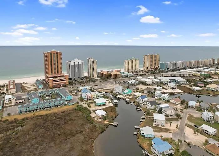 Holiday home Coast Awhile *
